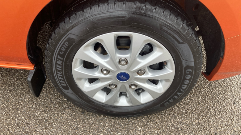 Ford Transit Custom 300 L1 Diesel Fwd 2.0 EcoBlue 170ps Low Roof D/Cab Limited Van Auto